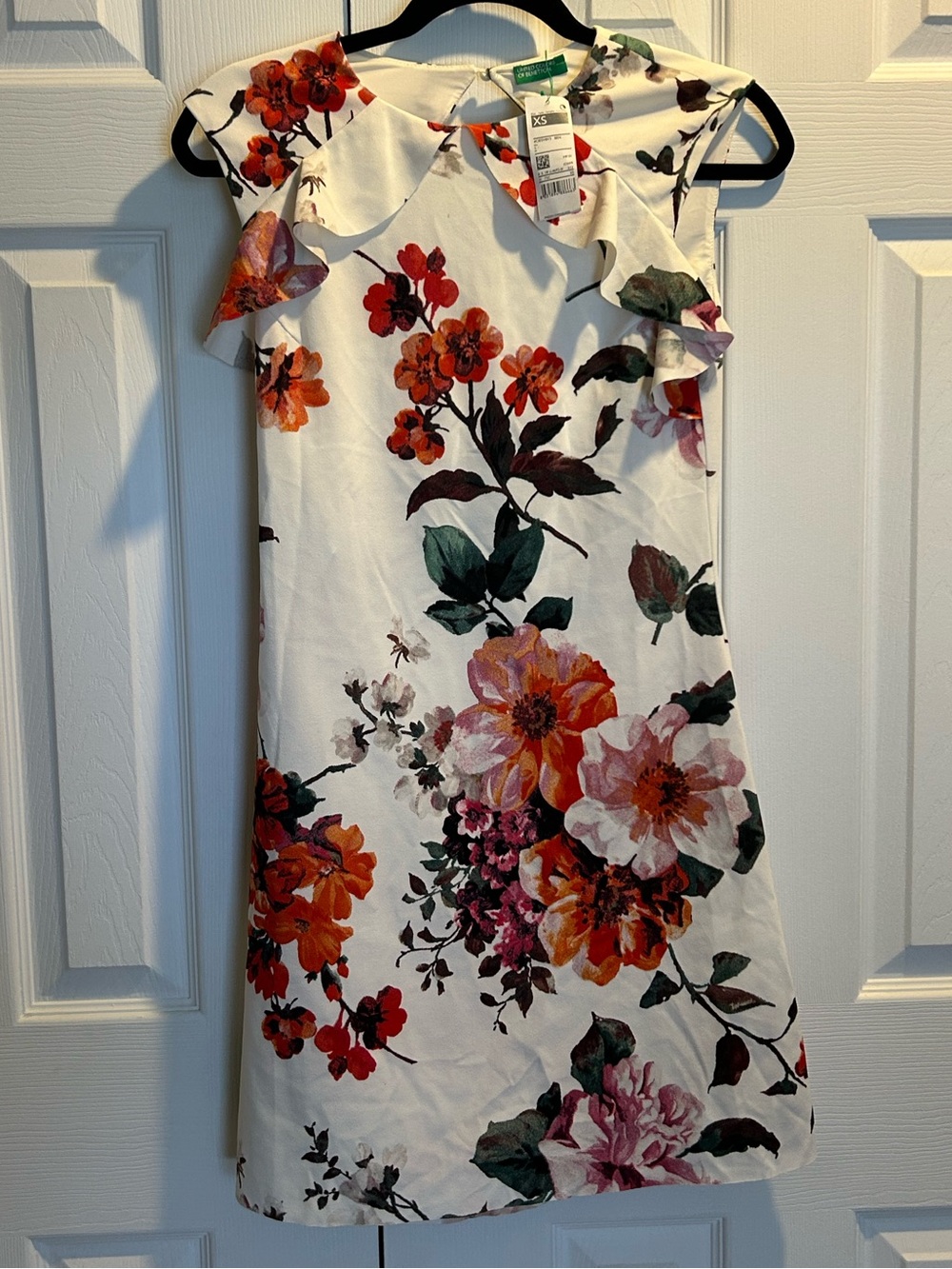 NWT Benetton Floral Ruffle Cap-Sleeve Dress - White with colourful florals, XS